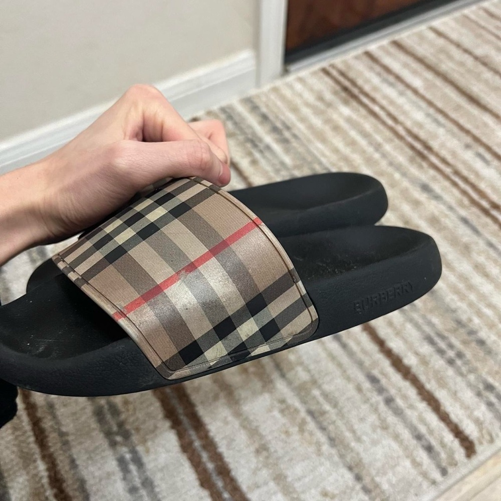 Women Burberry slides
